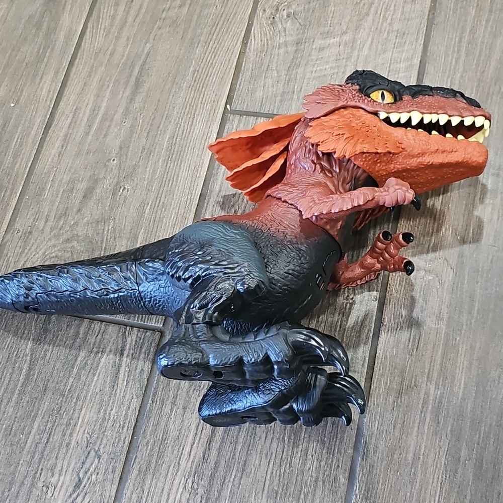 Jurrasic World Dominion  PYRORAPTOR Uncaged - Picture 4 of 9
